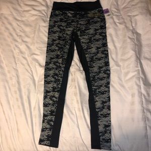 NWT STAR WARS LEGGINGS